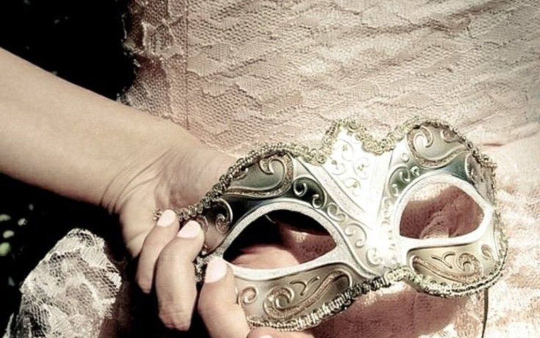 La maschera come linguaggio: ciò che il Carnevale sa dell’identità